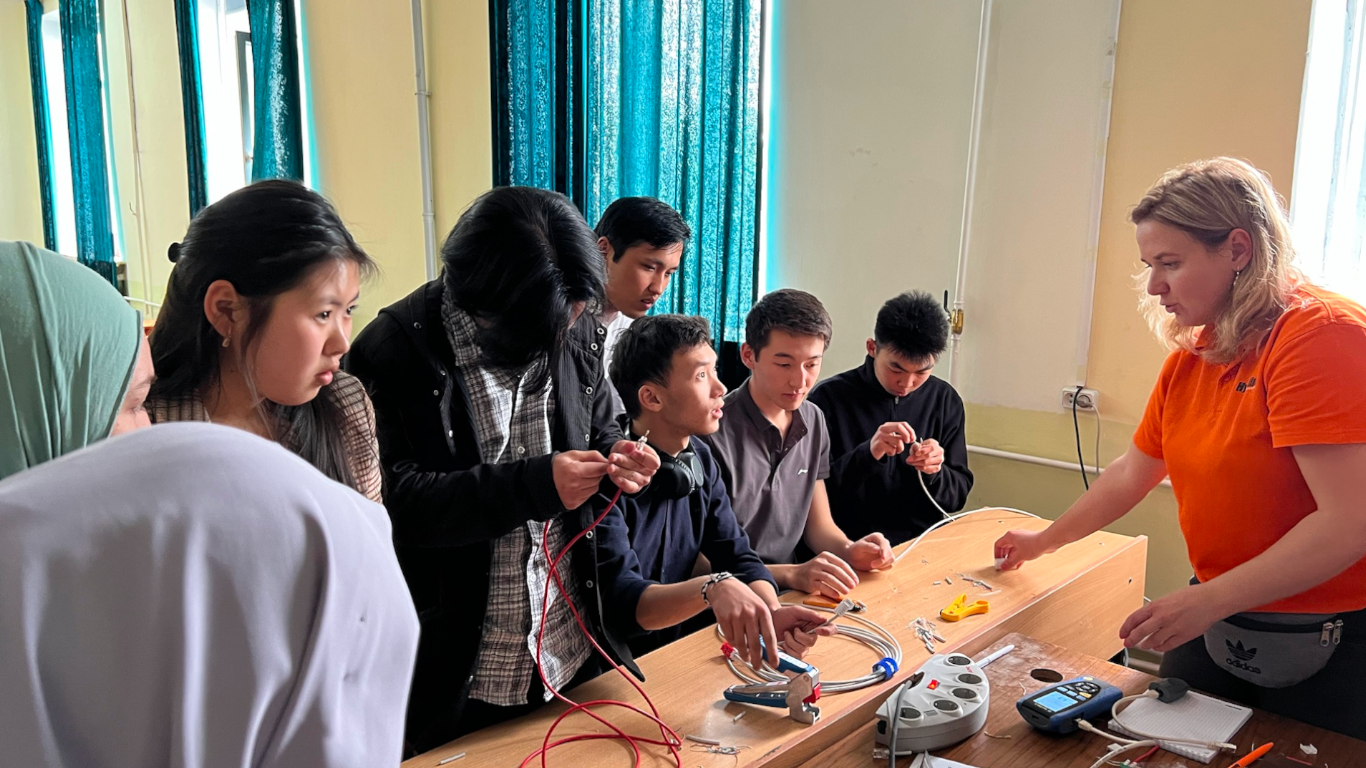Обучающий семинар в Бишкеке, Политехнический институт